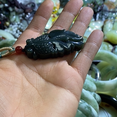 和田玉颈饰未镶嵌一个