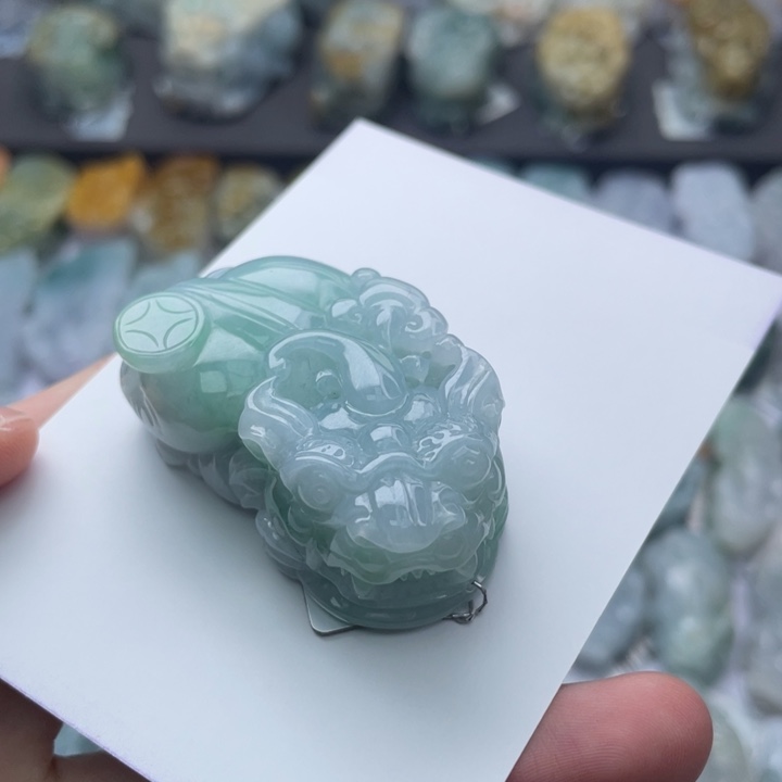 翡翠颈饰未镶嵌貔貅