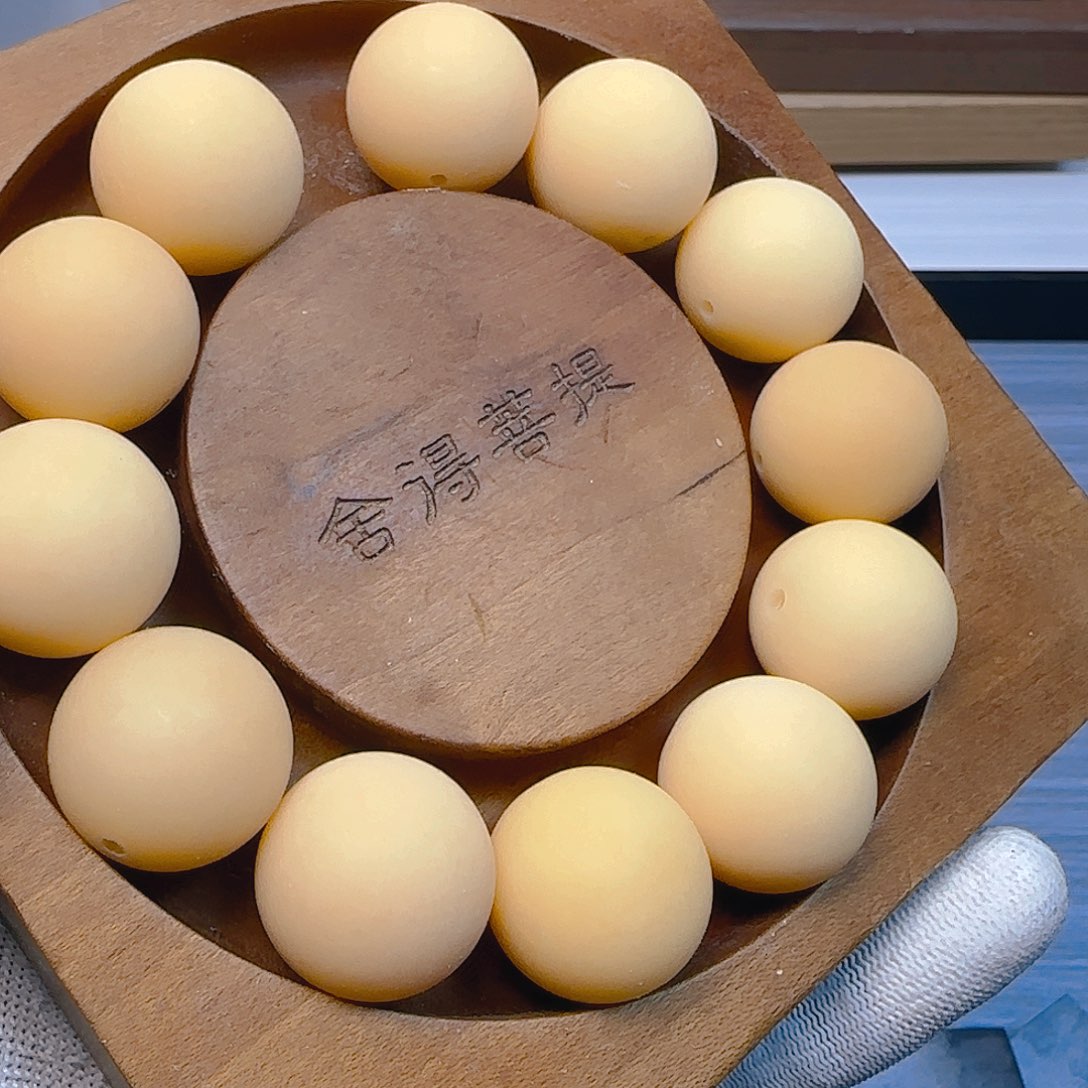 白玉菩提吊坠手工干磨