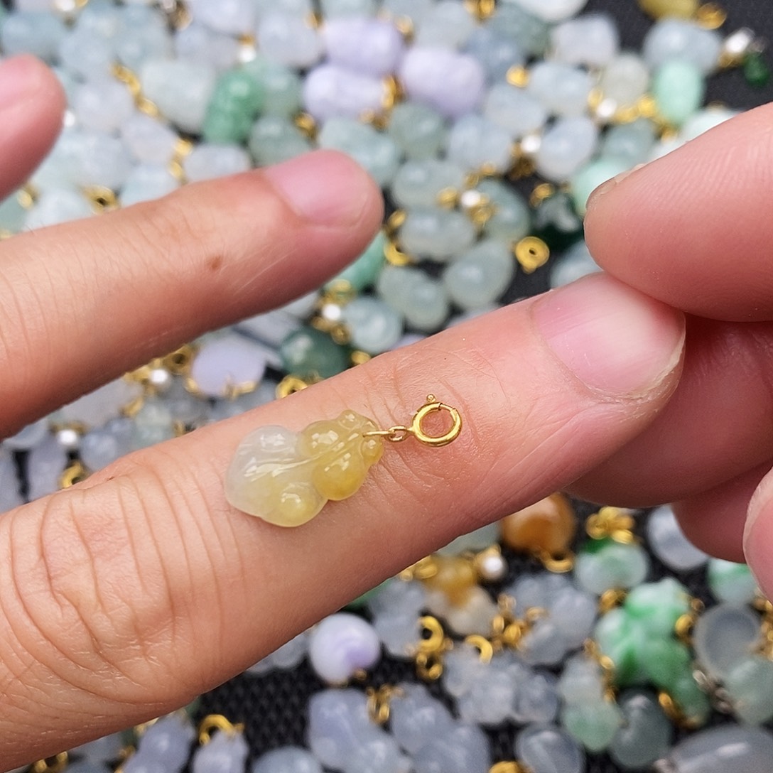 翡翠颈饰18K金镶嵌金鱼