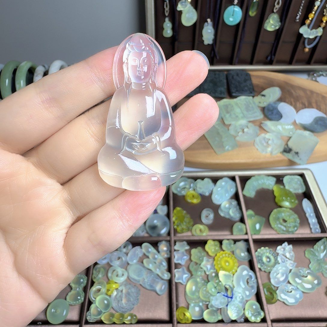 先***想未镶嵌蛇纹石玉颈饰