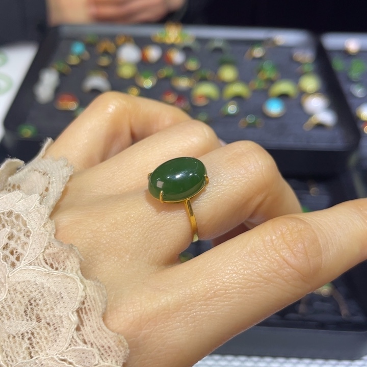 和田玉18K金镶嵌戒指