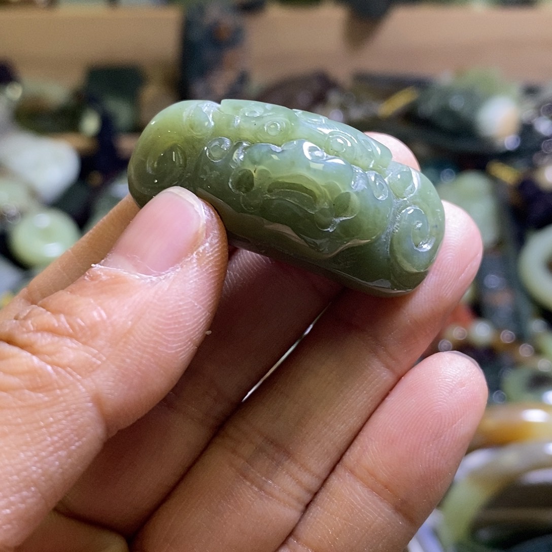 和田玉未镶嵌手绳一个