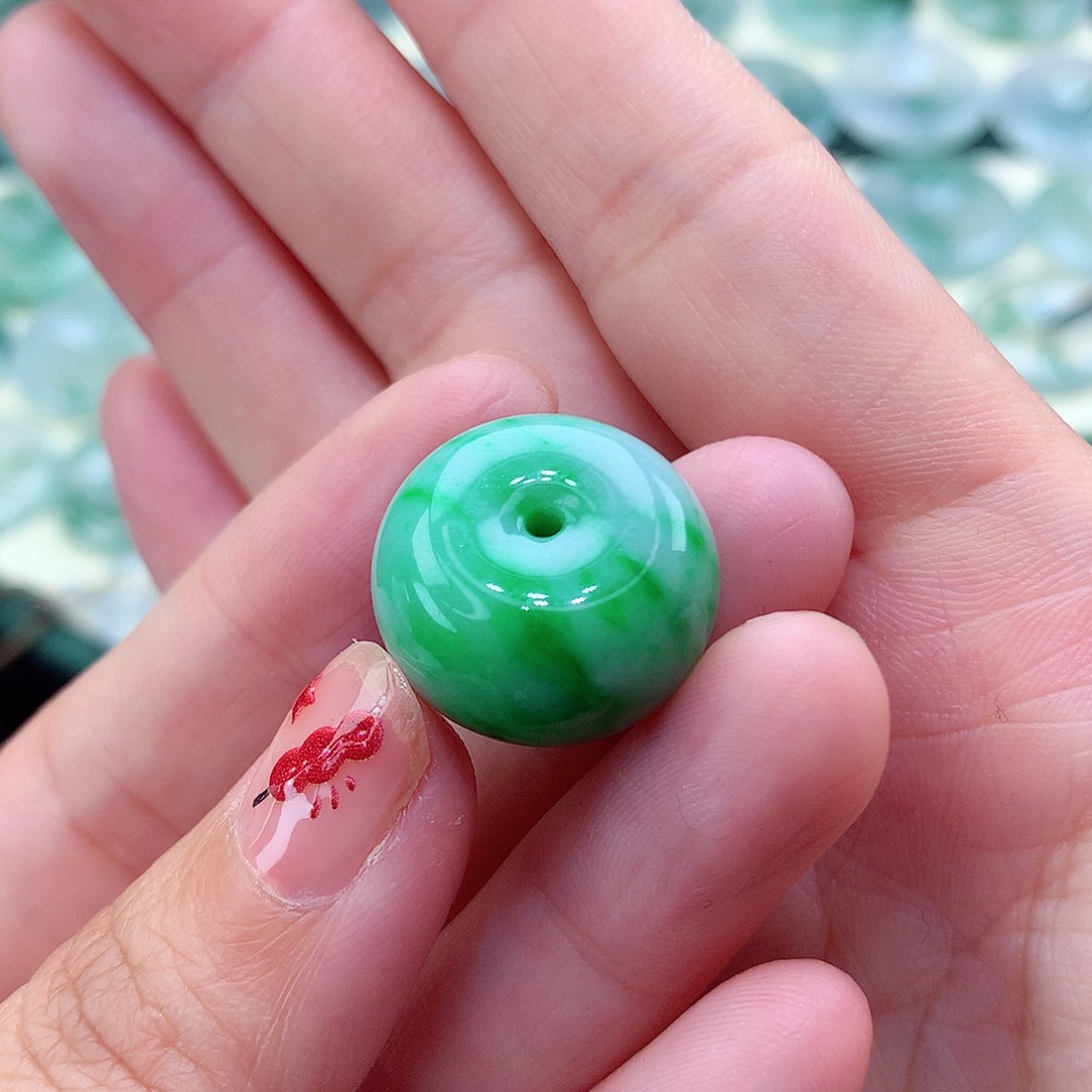 翡翠颈饰未镶嵌32尺寸19/12