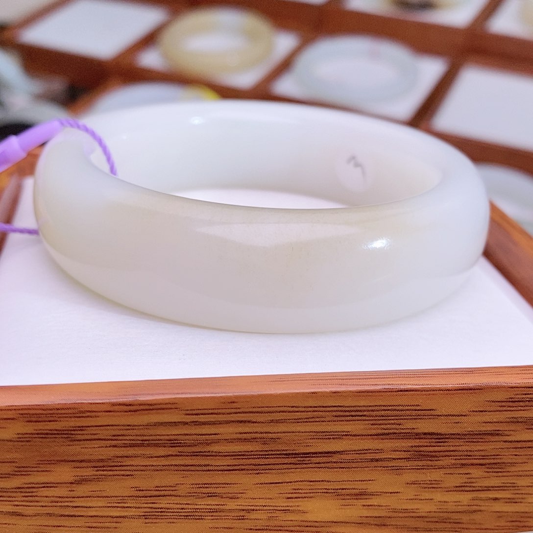 和田玉手镯未镶嵌56.2