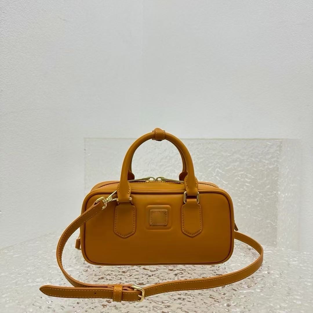 妹妹家保龄球包包 女士包包细节全对，不手动，懂得去拍~