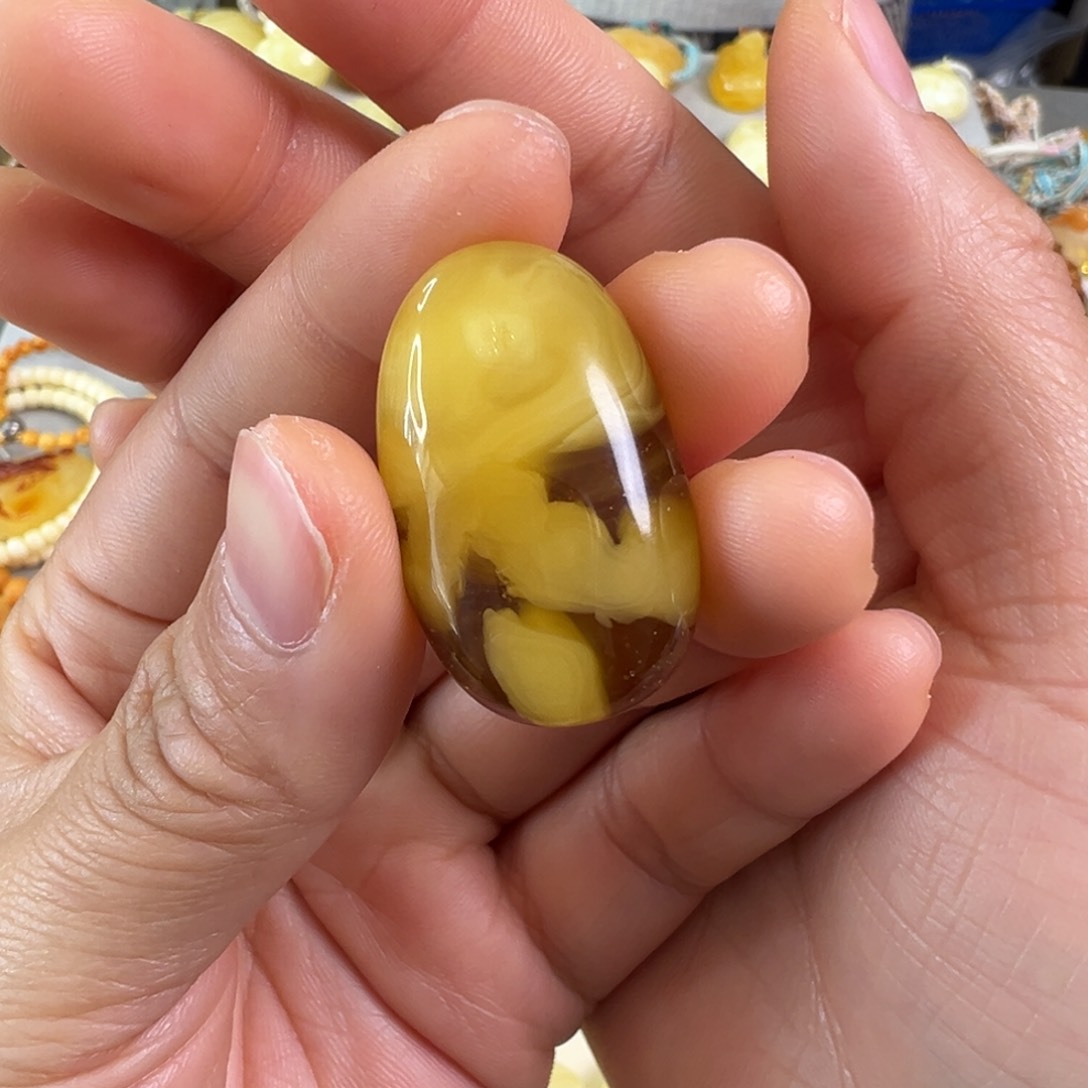 蜜蜡裸石未镶嵌蜜蜡