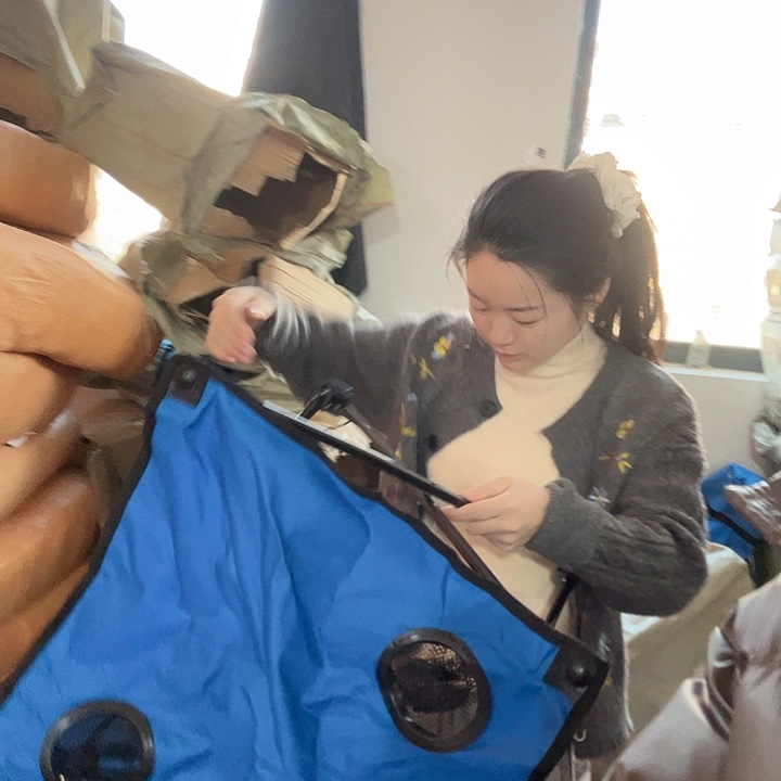 蓝色折叠桌45*45啦啦