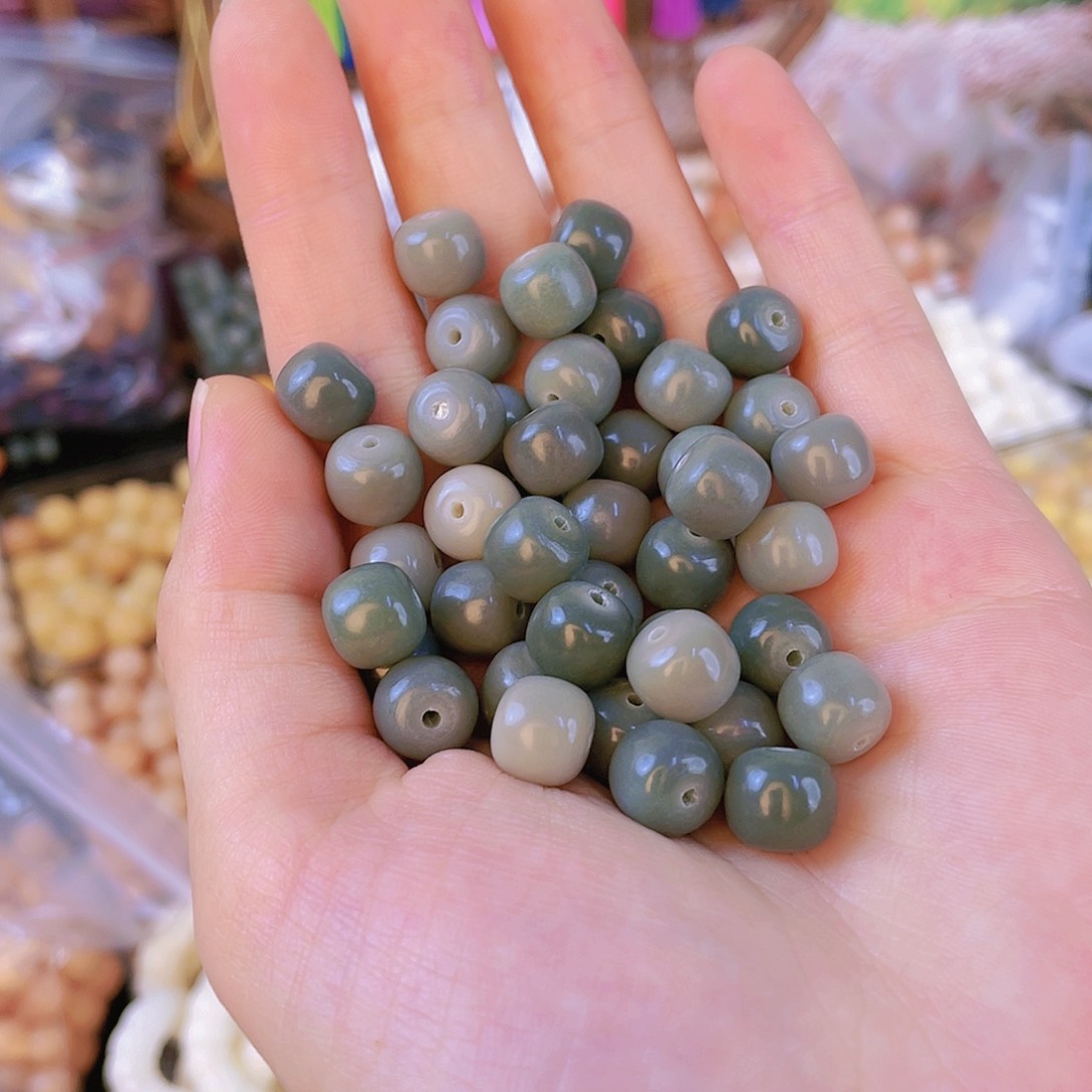 白玉菩提吊坠300颗。9*10海盐奶奶灰