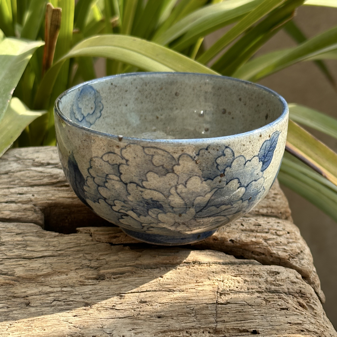 【若玉古美】牡丹蝴蝶普洱杯手工手绘釉下彩高温瓷