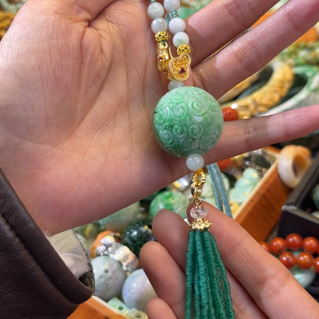 翡翠颈饰未镶嵌待编款