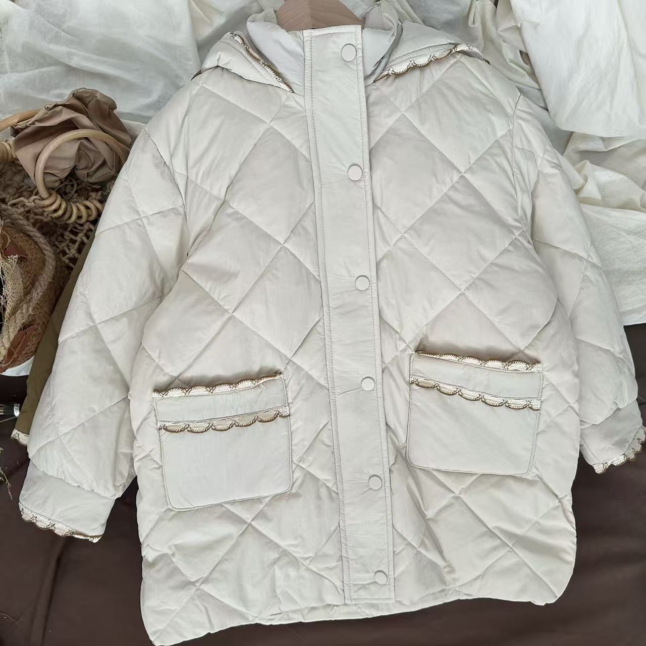 女童保暖羽绒服秋冬口袋花边菱格儿童厚款宝宝冬季新款连帽外套