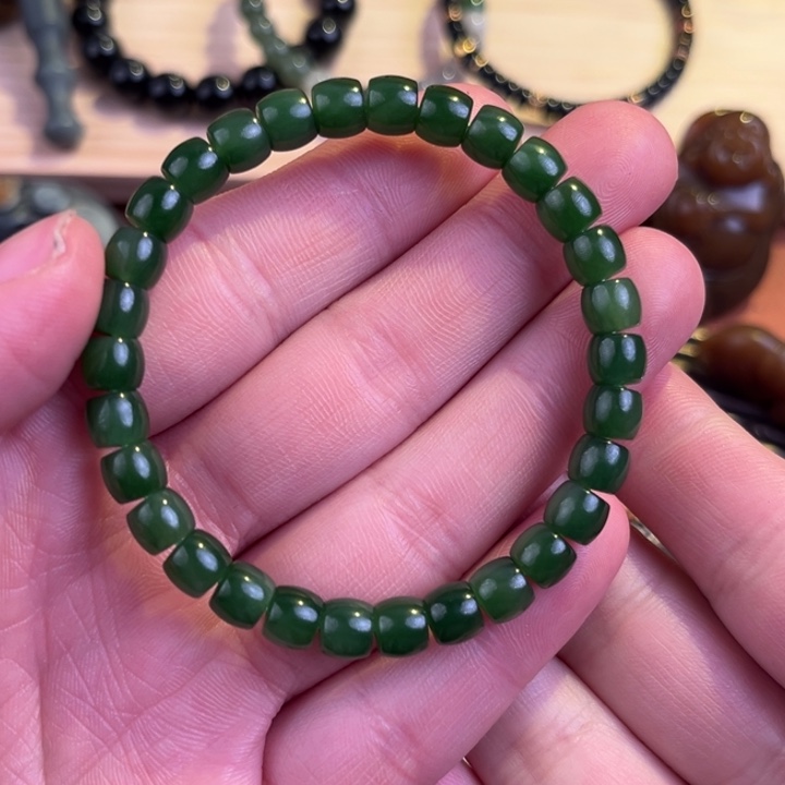 豆***度和田玉（糖玉）未镶嵌颈饰