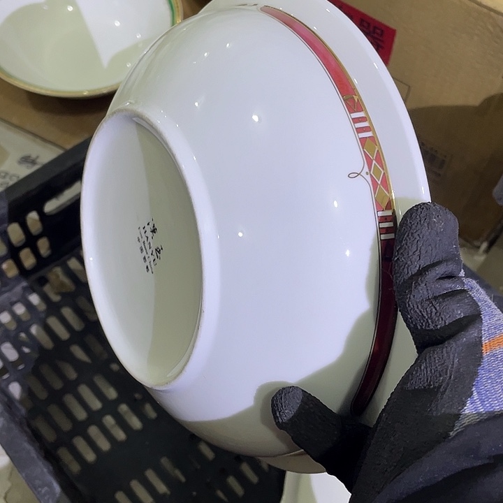 瓷片汉玉红圈品锅一个 无盖 微瑕瓷 23厘米