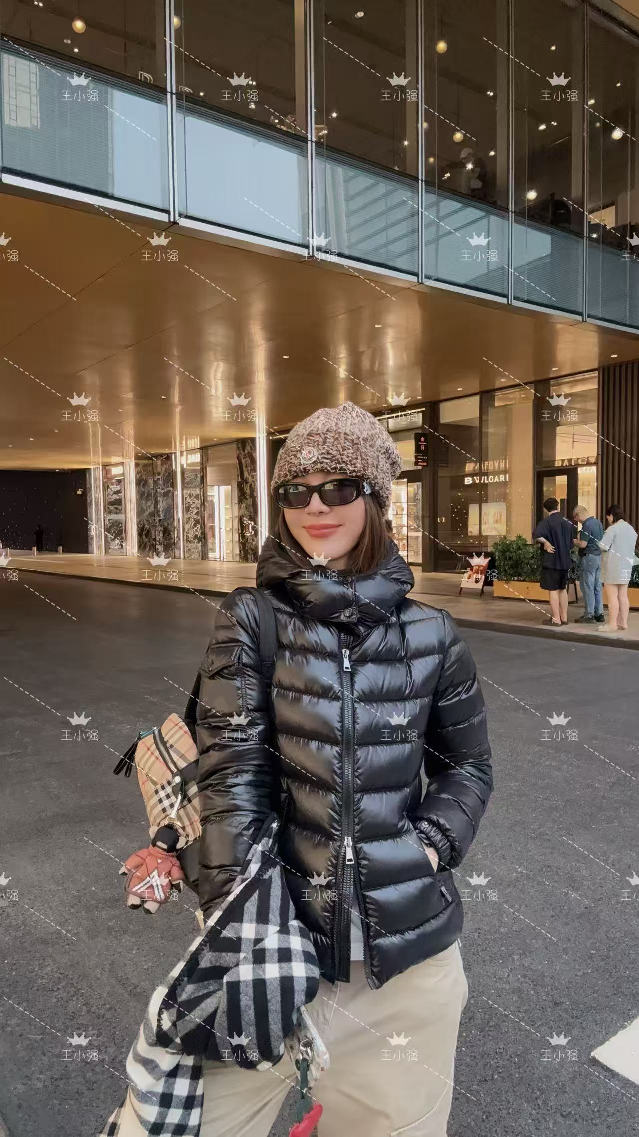 【王小强家bady】冬季保暖连帽显瘦女款羽绒服