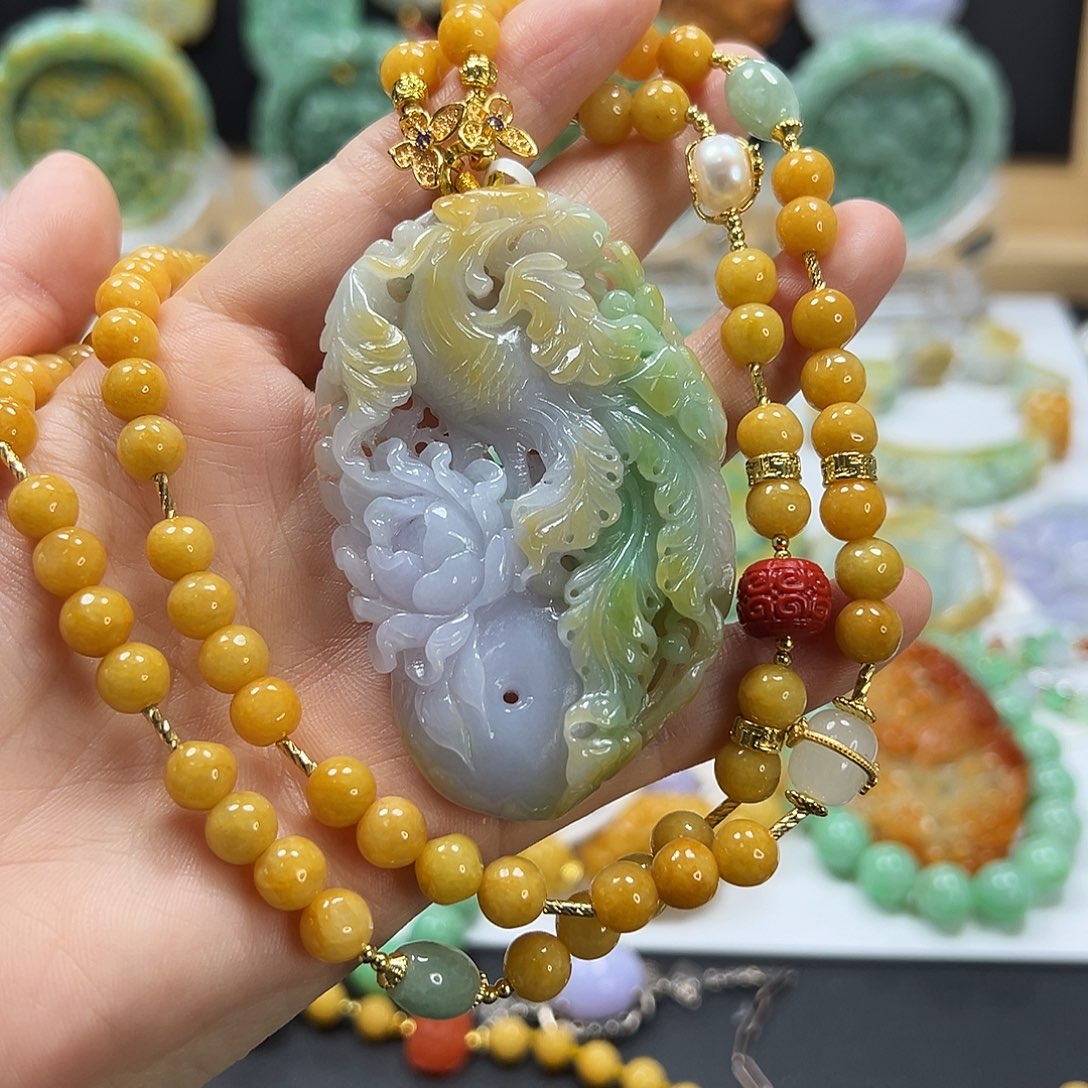 遇****翡翠未镶嵌颈饰吊坠