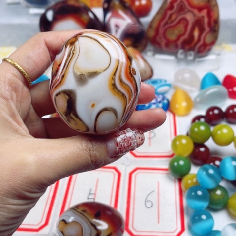 玛瑙/玉髓耳饰未镶嵌幸****?