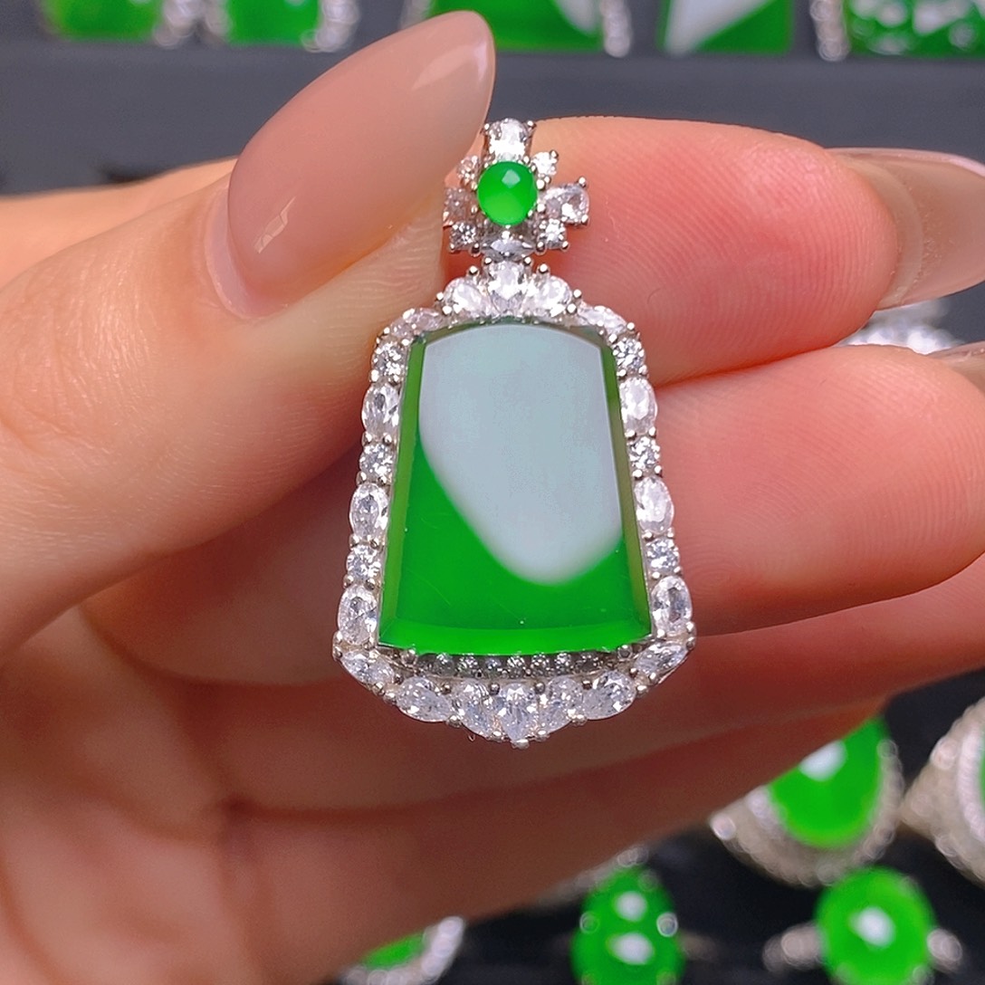 颈饰银S925镶嵌翡翠