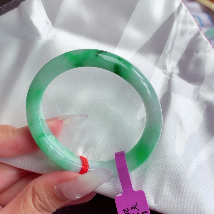 翡翠未镶嵌手镯翡翠