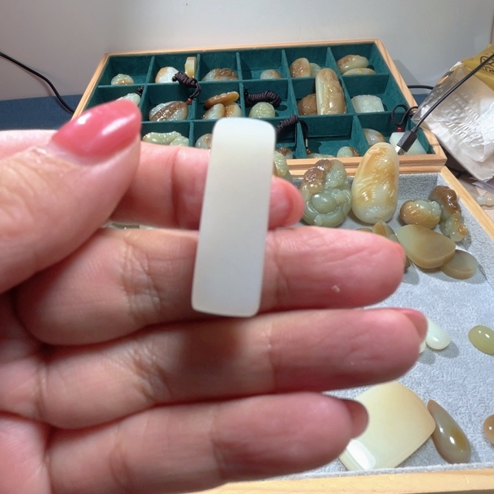 未镶嵌和田玉（糖玉）珠宝半成品