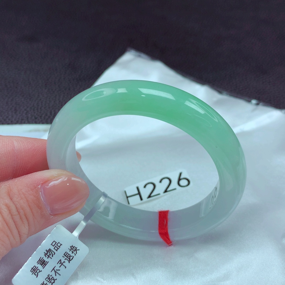 翡翠手镯未镶嵌手镯88