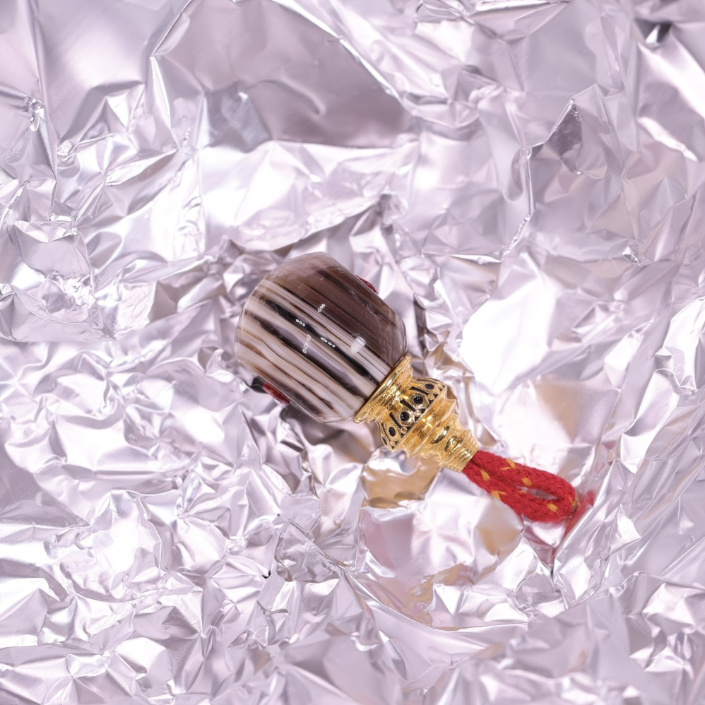 18k金也门熔岩玛瑙三通 文玩配饰 对孔12.4×13.1×24.7 