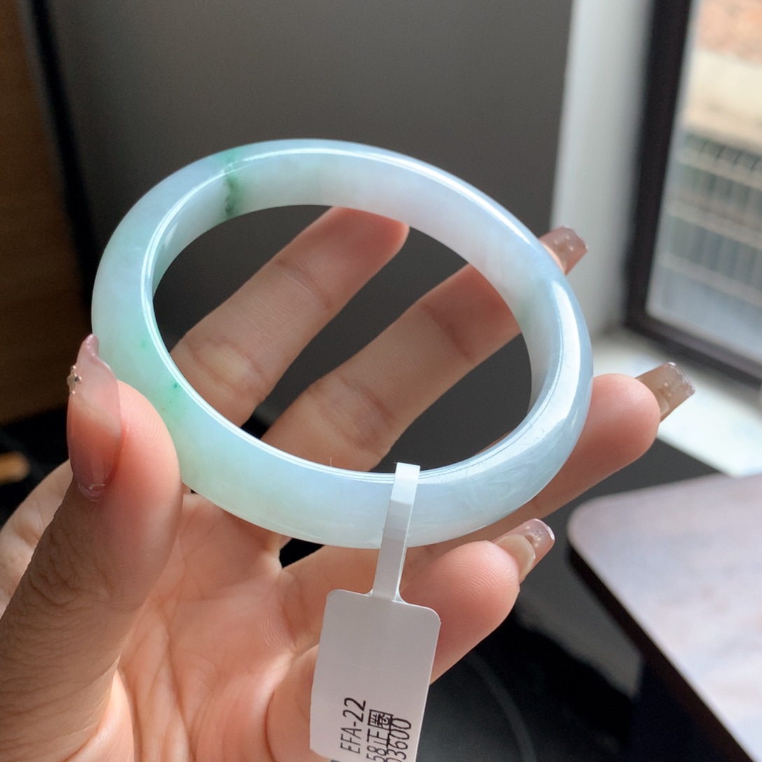 翡翠手镯未镶嵌糯化冰飘绿8号