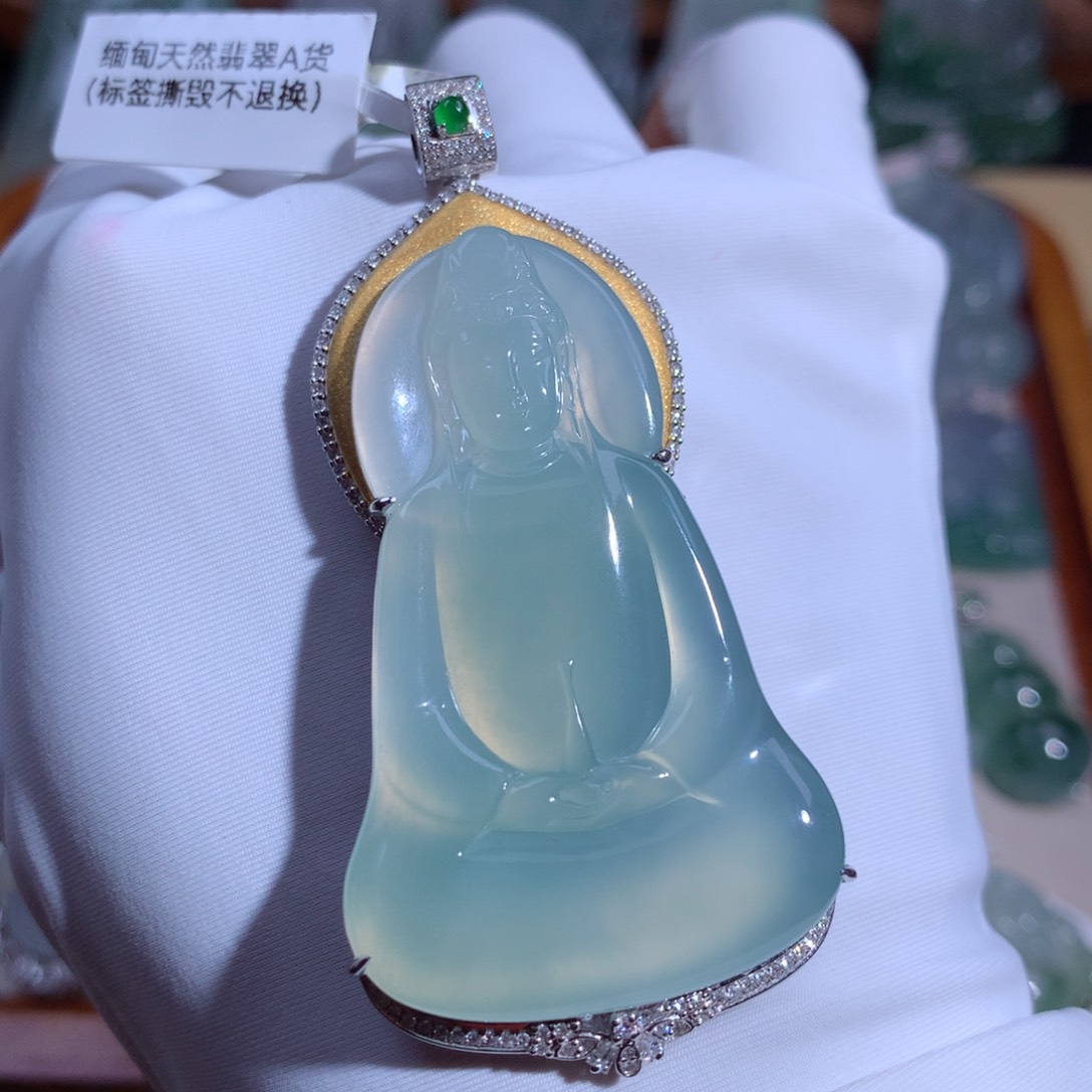 翡翠颈饰18K金镶嵌观音