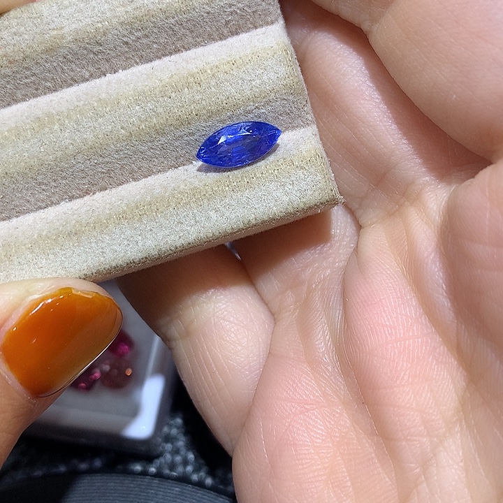 蓝宝石裸石1.58ct矢车菊蓝宝石