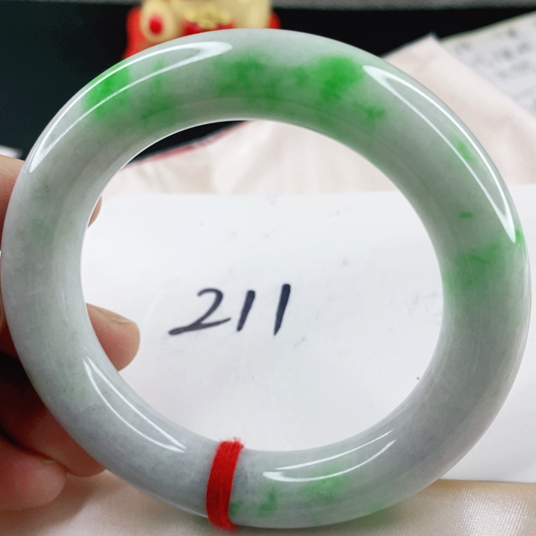 翡翠手镯未镶嵌55.6圈口圆条