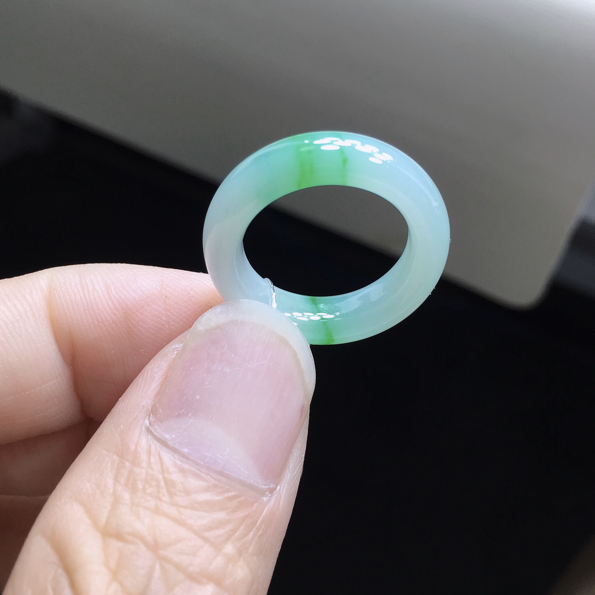 13-14号圈 天然A货缅甸翡翠 冰润飘阳绿戒指 尺寸16.7×5.9×4mm
