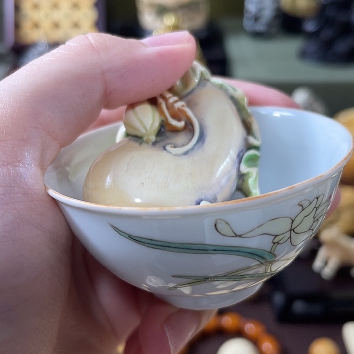 溱***化瓷片精致雕刻工艺品