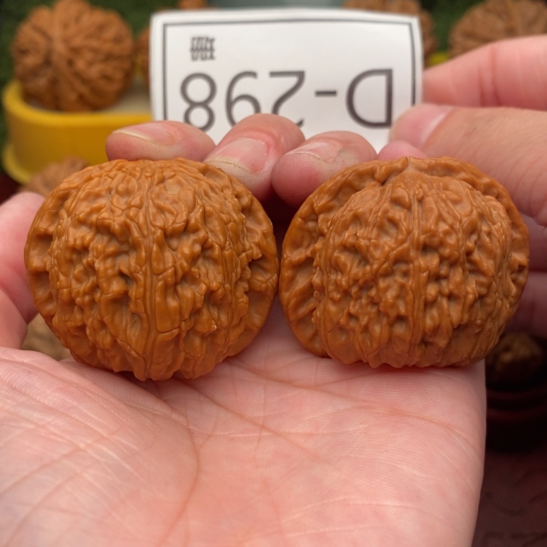 文玩核桃把件闷白40