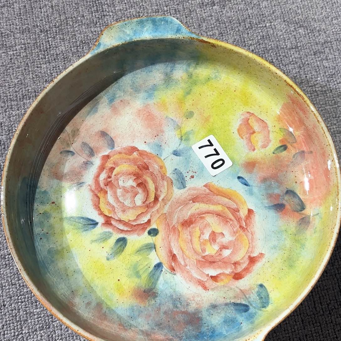 瓷片兔兔好可爱呀打个