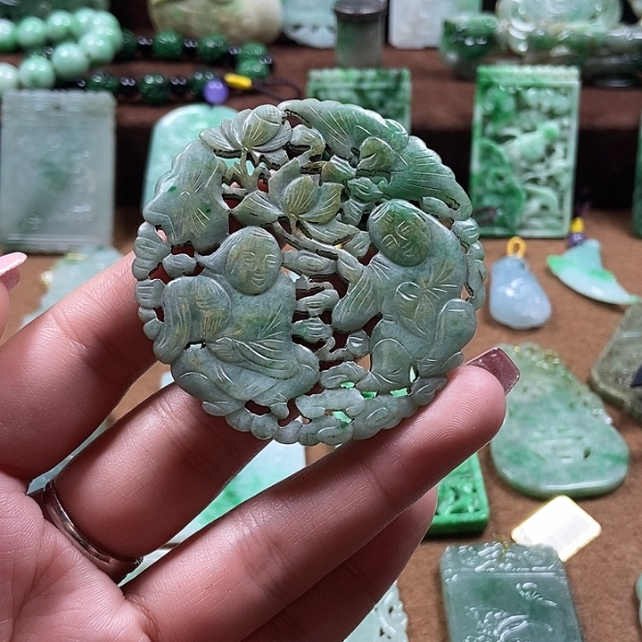 翡翠颈饰未镶嵌00000000000