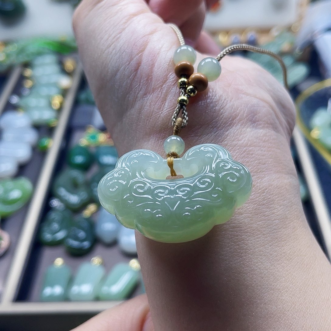 和田玉吊坠(不含链)未镶嵌