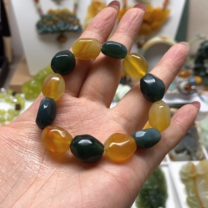 蛇纹石玉手串未镶嵌