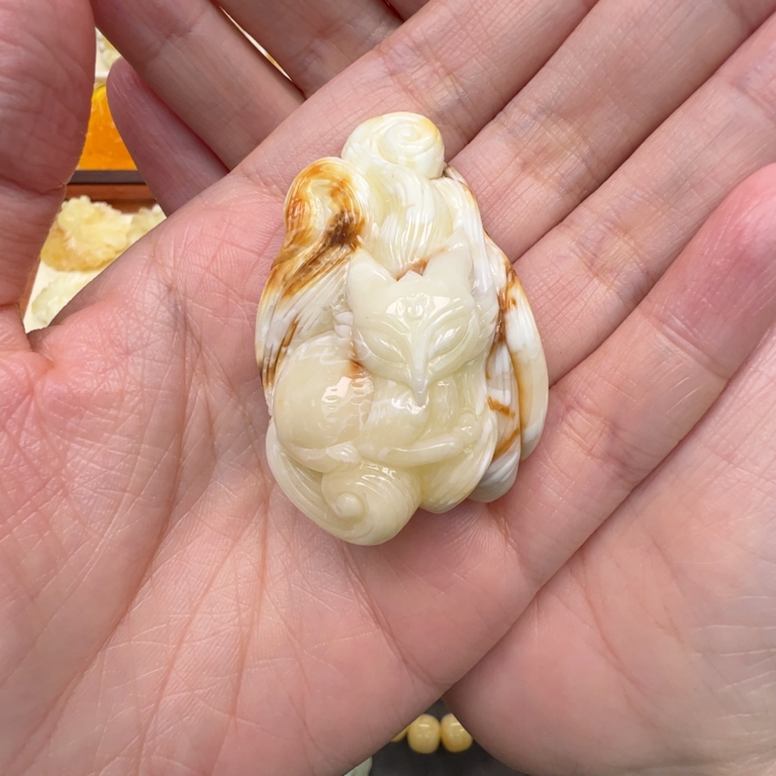 越****琥珀未镶嵌裸石蜜蜡