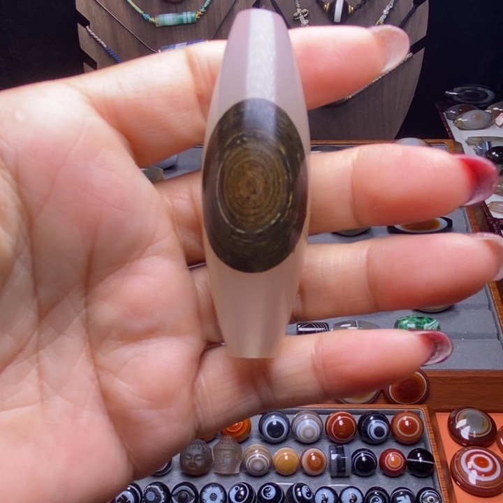 Y***砖玛瑙/玉髓未镶嵌颈饰