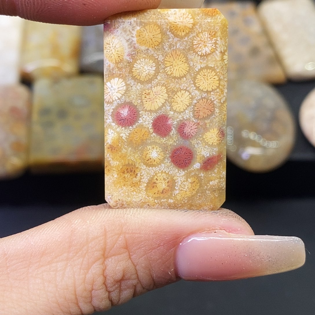 硅化玉颈饰合金余***老