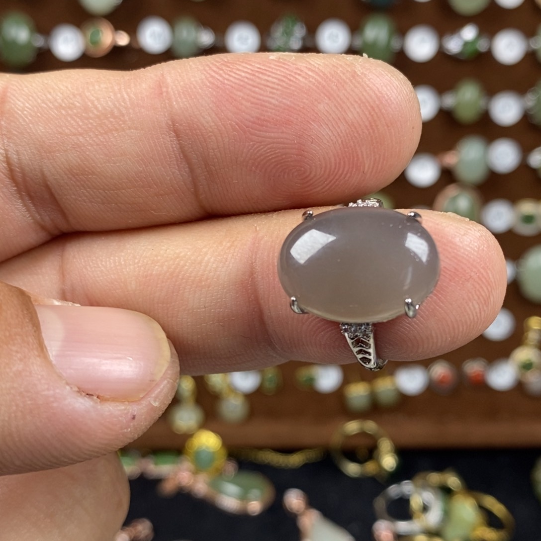 和田玉（青白玉）戒指合金