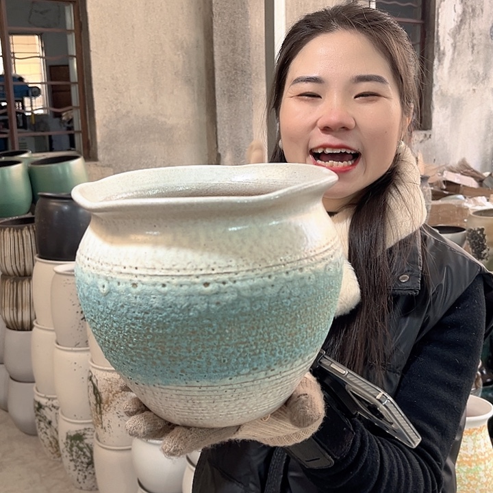 瑕疵口20高18花盆……