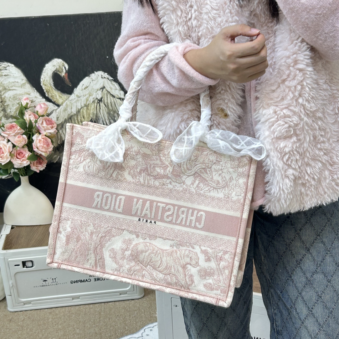 95新 DIOR/迪奥 粉色中号动物园手提袋大容量立体浮雕刺绣托特包