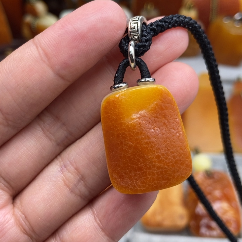 【闪购商品】未镶嵌吊坠(赠链)琥珀