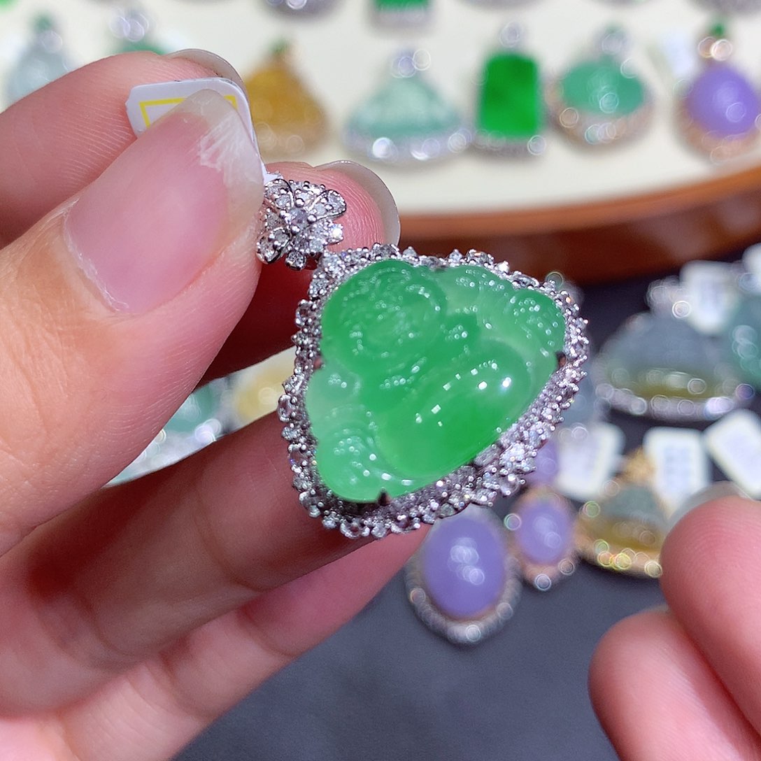 翡翠吊坠(不含链)18K金镶嵌