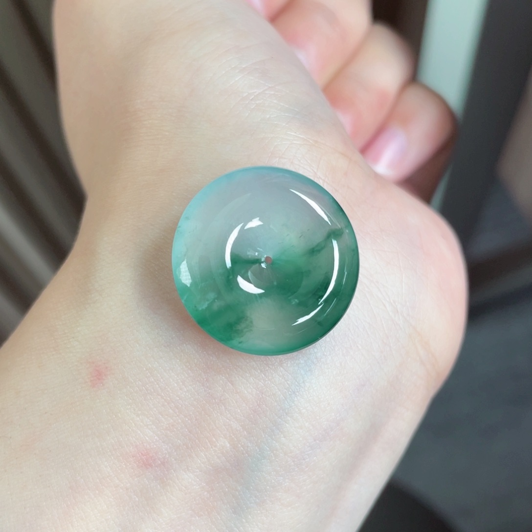 翡翠颈饰未镶嵌扣子