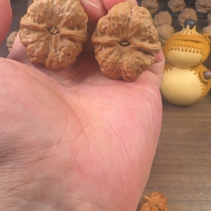 진***힘吊坠文玩核桃我的心好痛啊我的心
