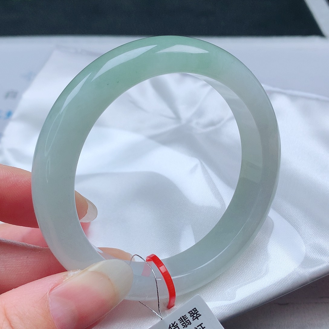 翡翠手镯未镶嵌57圈