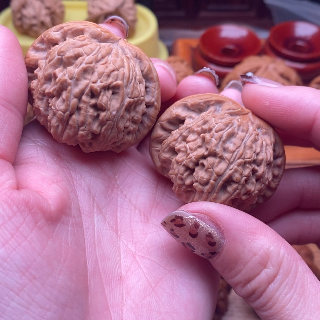 文玩核桃把件鲍*白狮子43