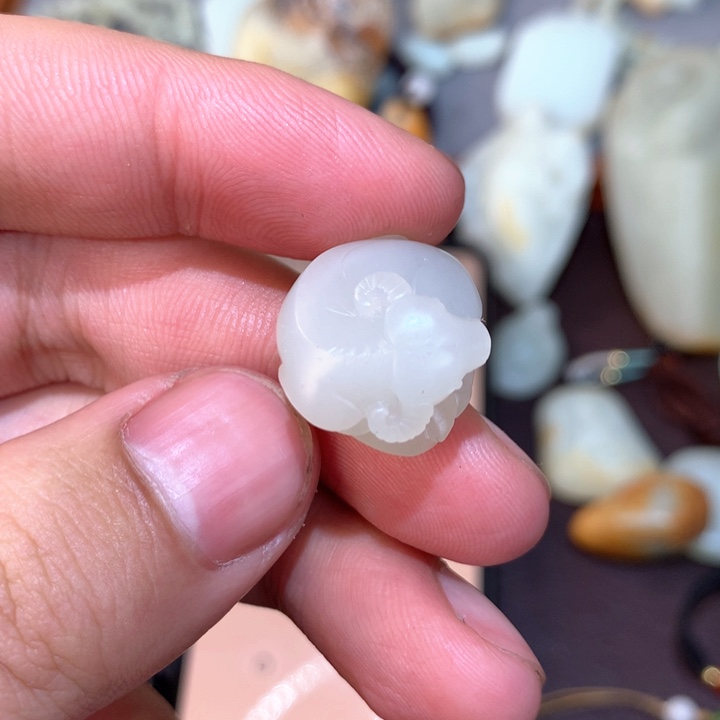 和田玉颈饰未镶嵌悠***山